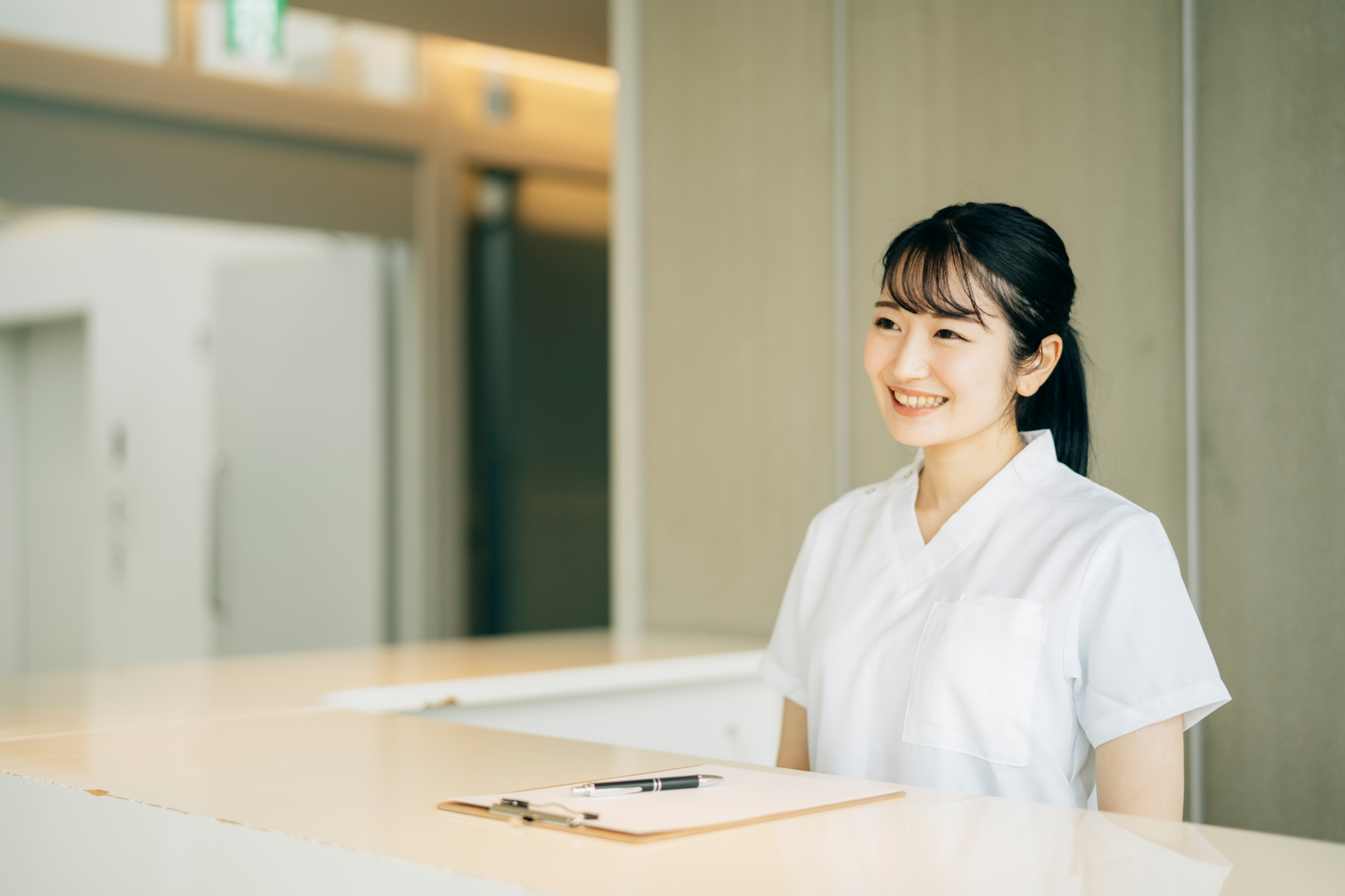受付・問診票の記入